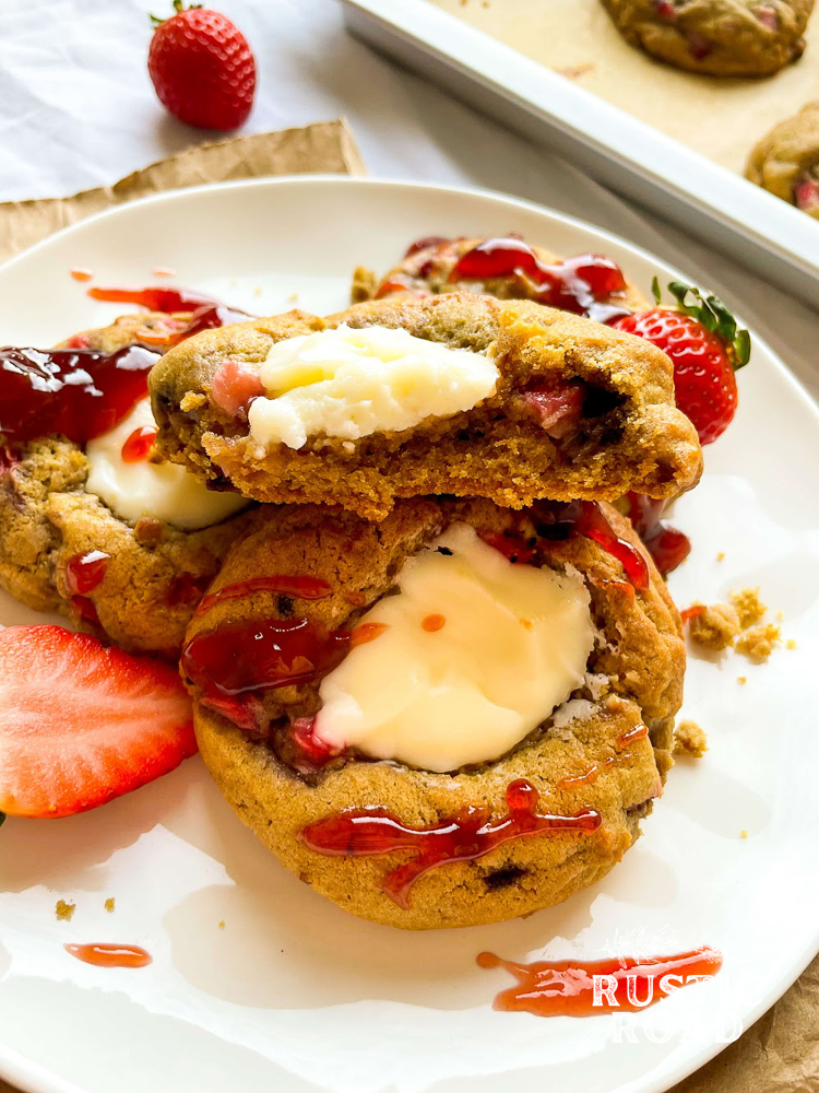 strawberry cheesecake cookies