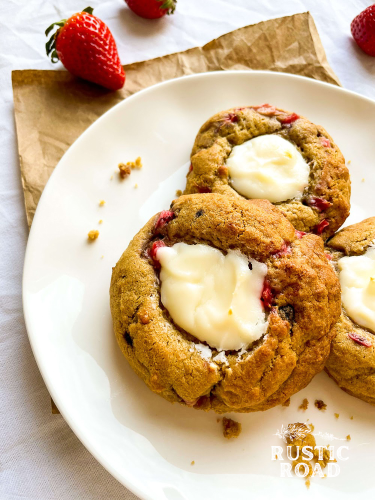strawberry cheesecake cookies